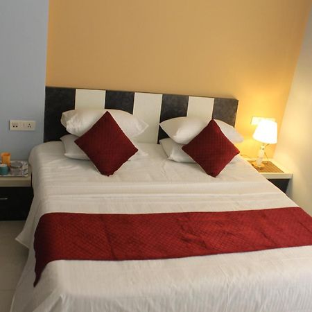 Rockfort Stay Inn Oragadam Buitenkant foto